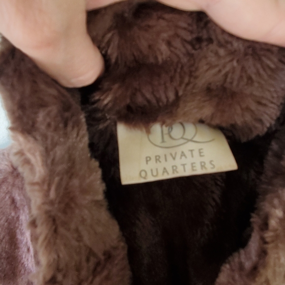 Private Quarters Faux Mink Vest - Picture 6 of 6